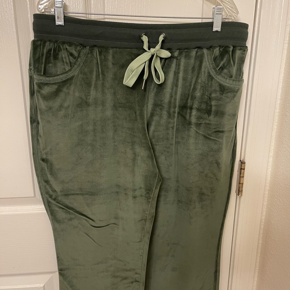 NWOT Lularoe crop cozy pants with pockets